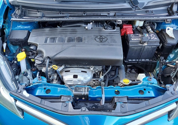 Toyota Yaris cena 42900 przebieg: 84900, rok produkcji 2015 z Sochaczew małe 106